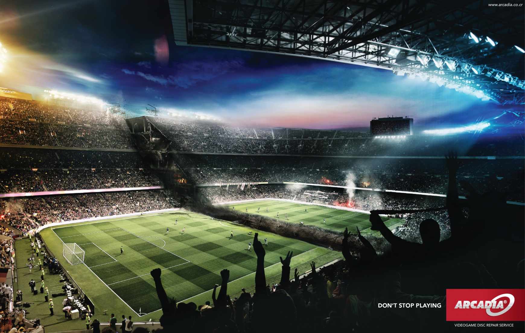 上海廣告設(shè)計(jì)公司廣告分享——Arcadia 視頻游戲光盤修復(fù)服務(wù)平面廣告創(chuàng)意欣賞-足球游戲篇1-足球球場(chǎng)篇2