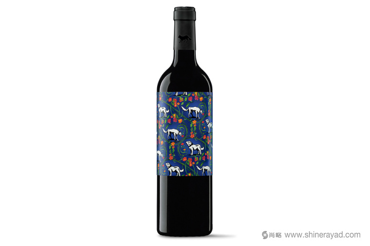 狼和狗動(dòng)物圖騰系列 Manada 葡萄酒包裝設(shè)計(jì)-尚略上海包裝設(shè)計(jì)公司欣賞4