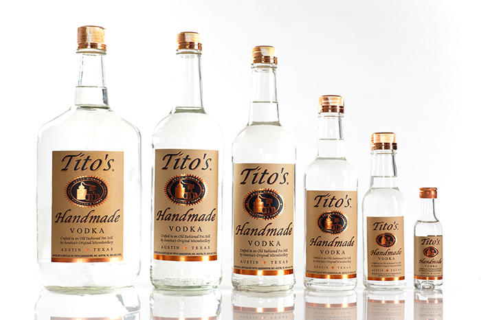 美國 Tito’s Handmade Vodka 伏特加酒包裝設(shè)計(jì)全家福-尚略上海包裝設(shè)計(jì)公司 美國 Tito’s Handmade Vodka 伏特加酒包裝設(shè)計(jì)全家福-尚略上海包裝設(shè)計(jì)公司