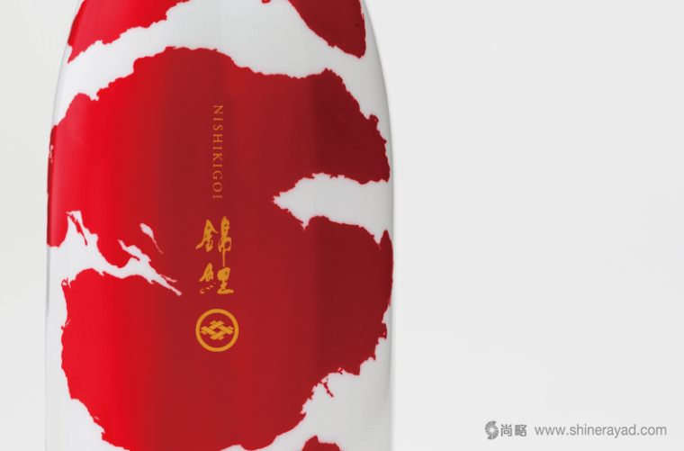 日本錦鯉清酒包裝設(shè)計(jì)和外盒包裝設(shè)計(jì)-上海包裝設(shè)計(jì)公司設(shè)計(jì)佳作鑒賞培訓(xùn)3