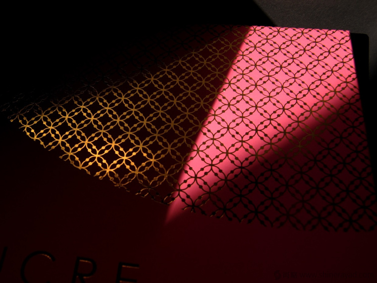 SUCRE 糕點(diǎn)點(diǎn)心月餅燙金禮盒包裝設(shè)計(jì)-上海包裝設(shè)計(jì)公司3 SUCRE 糕點(diǎn)點(diǎn)心月餅燙金禮盒包裝設(shè)計(jì)-上海包裝設(shè)計(jì)公司3