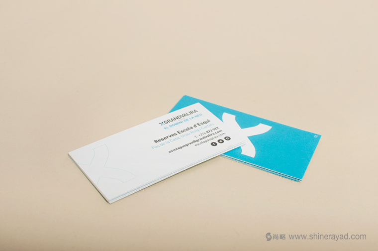 上海畫冊(cè)設(shè)計(jì)公司欣賞-格蘭德瓦利拉滑雪場(chǎng)宣傳畫冊(cè)設(shè)計(jì)畫冊(cè)鏤空封套設(shè)計(jì)7 上海畫冊(cè)設(shè)計(jì)公司欣賞-格蘭德瓦利拉滑雪場(chǎng)宣傳畫冊(cè)設(shè)計(jì)畫冊(cè)鏤空封套設(shè)計(jì)7