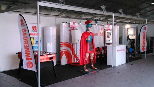 意大利采暖設(shè)備公司依瑪新火焰LOGO設(shè)計(jì)與羅馬戰(zhàn)士卡通形象展會(huì)應(yīng)用效果2