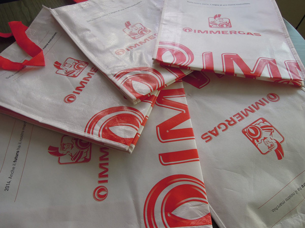 意大利采暖設(shè)備公司依瑪新火焰LOGO設(shè)計(jì)與羅馬戰(zhàn)士卡通形象設(shè)計(jì)-手提袋設(shè)計(jì)