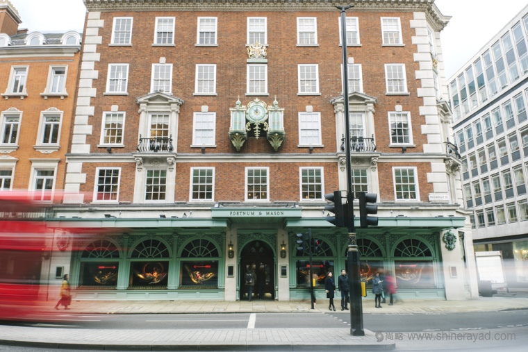 9.CHARMING 手工巧克力品牌形象設(shè)計(jì)-店面形象設(shè)計(jì)