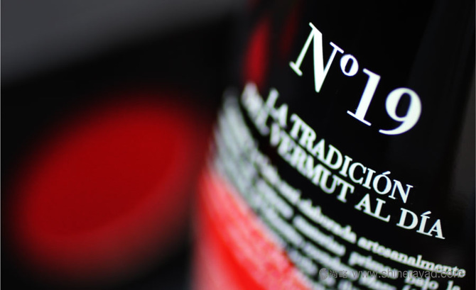 西班牙Lolea 氣泡酒包裝設(shè)計黑紅色系列-上海包裝設(shè)計公司3 西班牙Lolea 氣泡酒包裝設(shè)計黑紅色系列-上海包裝設(shè)計公司3