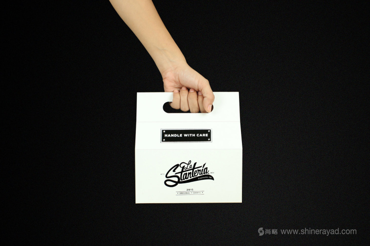 Clothing服飾公司跨界品牌形象設(shè)計(jì)包裝設(shè)計(jì)案例-上海包裝設(shè)計(jì)公司6 Clothing服飾公司跨界品牌形象設(shè)計(jì)包裝設(shè)計(jì)案例-上海包裝設(shè)計(jì)公司6