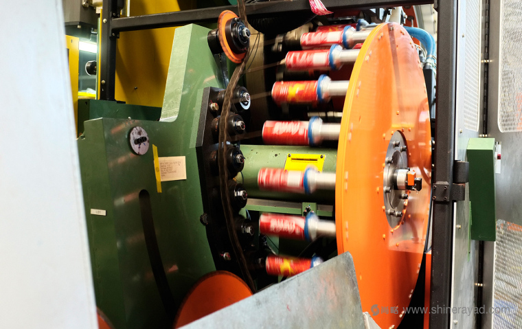 可口可樂2017年越南農(nóng)歷新年節(jié)日限量版“燕子插畫篇”包裝設(shè)計-上海包裝設(shè)計公司