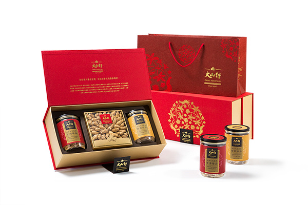 上海包裝設(shè)計公司設(shè)計欣賞:大山行御奉花旗參禮盒包裝設(shè)計2 上海包裝設(shè)計公司設(shè)計欣賞:大山行御奉花旗參禮盒包裝設(shè)計2