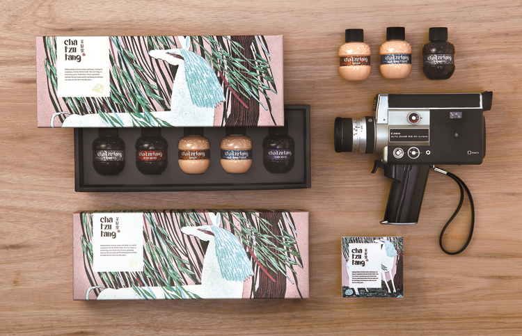 茶姿堂臺(tái)灣金馬獎(jiǎng)護(hù)膚品化妝品禮盒包裝設(shè)計(jì)-上海包裝設(shè)計(jì)公司4 茶姿堂臺(tái)灣金馬獎(jiǎng)護(hù)膚品化妝品禮盒包裝設(shè)計(jì)-上海包裝設(shè)計(jì)公司4