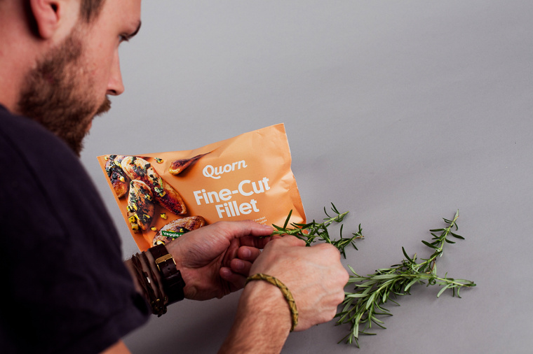 上海食品包裝設計公司設計欣賞:Quorn 素食火腿香腸肉類包裝設計2 上海食品包裝設計公司設計欣賞:Quorn 素食火腿香腸肉類包裝設計2