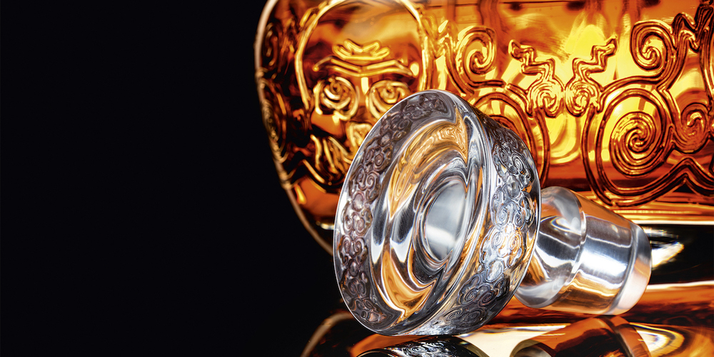 國外酒瓶包裝與造型設(shè)計(jì)案例欣賞：PROPHECY不丹國王紀(jì)念版包裝設(shè)計(jì)瓶型設(shè)計(jì)1