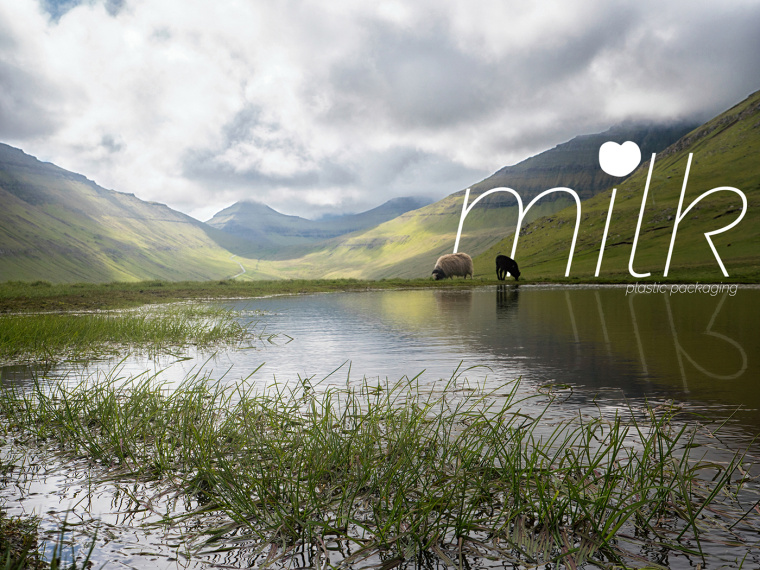 好萌好可愛(ài)的奶牛造型牛奶包裝瓶型設(shè)計(jì)