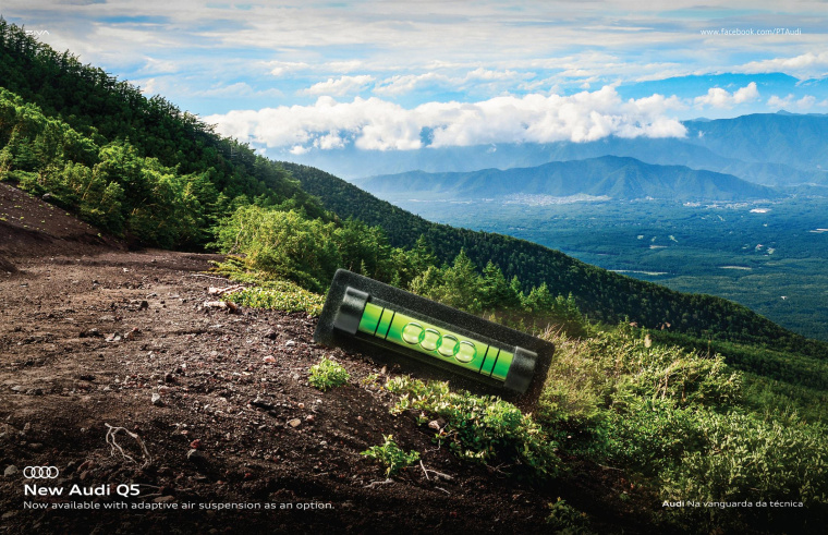 新奧迪Q5汽車自適應(yīng)空氣懸架平面廣告創(chuàng)意
