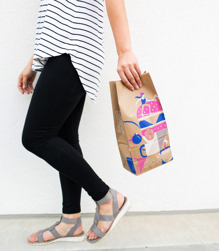 時(shí)尚餐飲品牌設(shè)計(jì)-Sonic外賣飲料杯餐飲盒子包裝設(shè)計(jì),給您深深的夏日懷念 時(shí)尚餐飲品牌設(shè)計(jì)-Sonic外賣飲料杯餐飲盒子包裝設(shè)計(jì),給您深深的夏日懷念