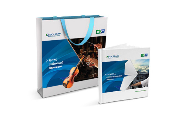 NeoCentre金融投資咨詢集團(tuán)品牌主KV形象廣告設(shè)計“大于號”篇-手提袋