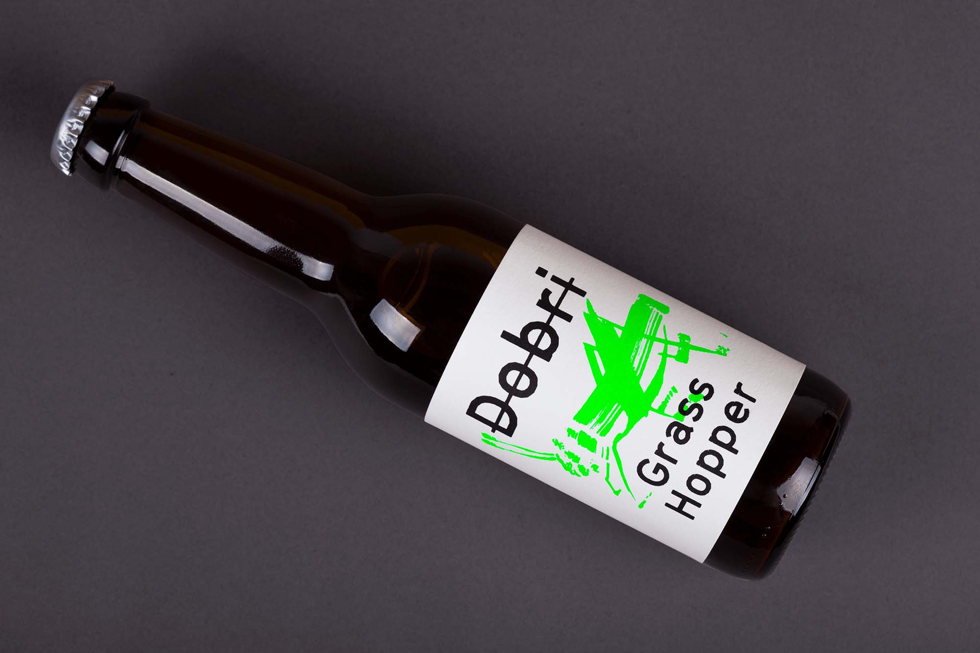 熒光涂鴉風(fēng)格Dobri啤酒包裝設(shè)計(jì)