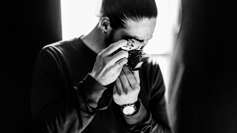 Loupedeck 圖片編輯控制網(wǎng)站平臺黑暗主題品牌logo設(shè)計VI形象設(shè)計