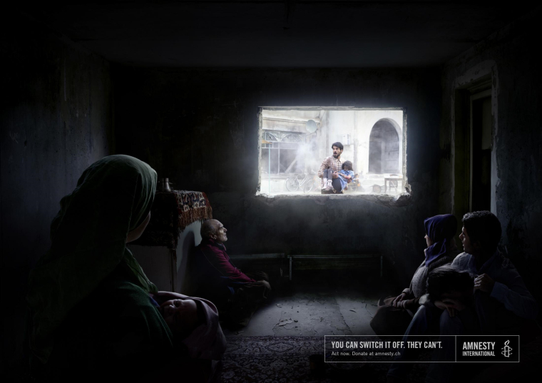 德國反對戰(zhàn)爭公益平面創(chuàng)意廣告“戰(zhàn)爭電影”篇-上海設(shè)計公司