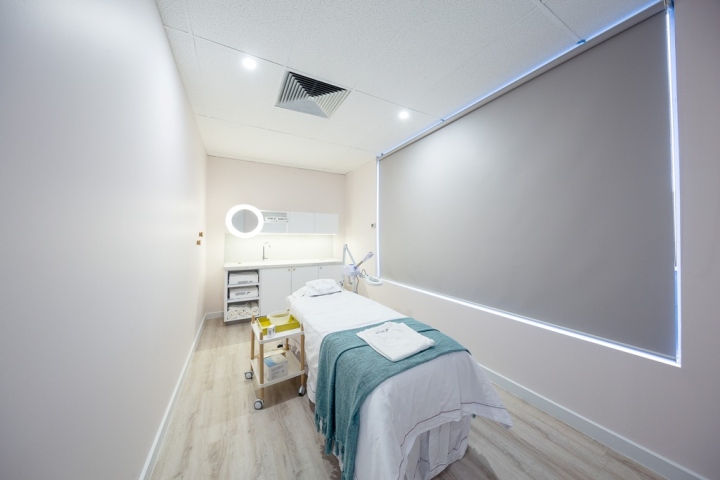 Anna Jo 醫(yī)療美容機構店鋪空間裝修布置設計-上海尚略品牌設計公司