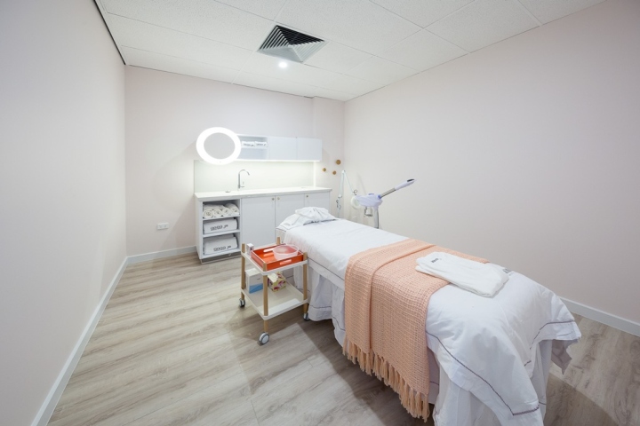 Anna Jo 醫(yī)療美容機構店鋪空間裝修布置設計-上海尚略品牌設計公司