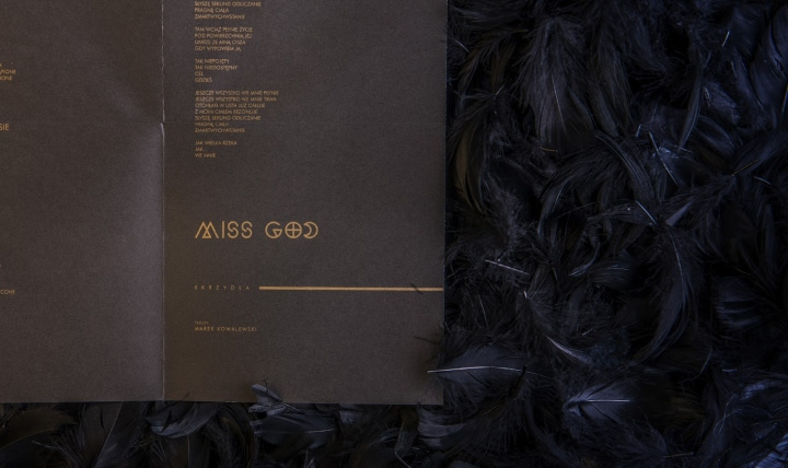 上帝小姐CD音樂專輯封面印金包裝設(shè)計(jì)-上海包裝設(shè)計(jì)公司欣賞