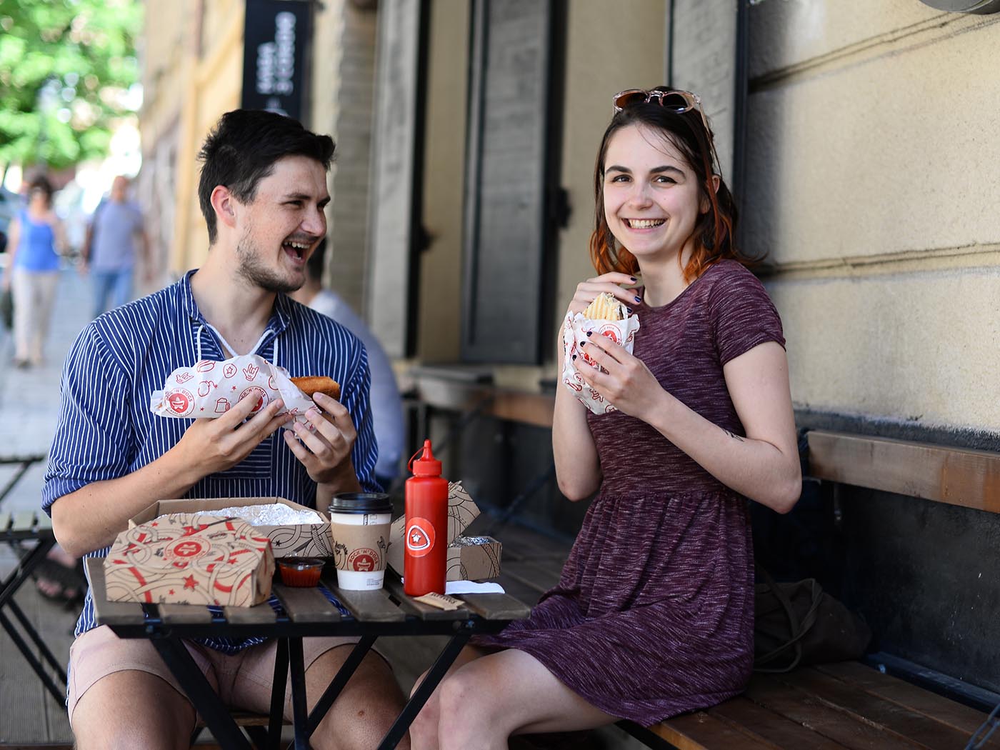 上海品牌包裝設(shè)計(jì)公司欣賞:ROCK ''''N DOG外賣快餐盒手繪插畫包裝設(shè)計(jì) 上海品牌包裝設(shè)計(jì)公司欣賞:ROCK ''''N DOG外賣快餐盒手繪插畫包裝設(shè)計(jì)