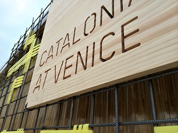 威尼斯雙年展以“嫁接”為形式的新型導(dǎo)視設(shè)計-上海品牌策劃設(shè)計公司