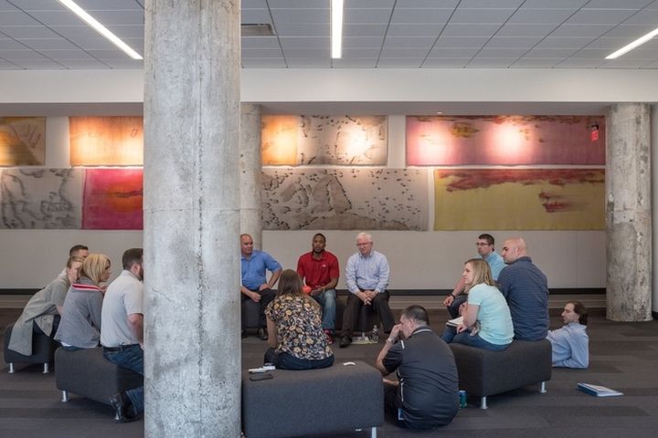 Dealer Tyre 輪胎經(jīng)銷商辦公室裝修設(shè)計-上海品牌設(shè)計空間設(shè)計公司 Dealer Tyre 輪胎經(jīng)銷商辦公室裝修設(shè)計-上海品牌設(shè)計空間設(shè)計公司