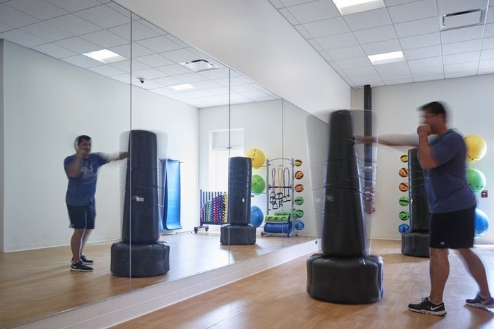 Dealer Tyre 輪胎經(jīng)銷商辦公室裝修設(shè)計-上海品牌設(shè)計空間設(shè)計公司 Dealer Tyre 輪胎經(jīng)銷商辦公室裝修設(shè)計-上海品牌設(shè)計空間設(shè)計公司