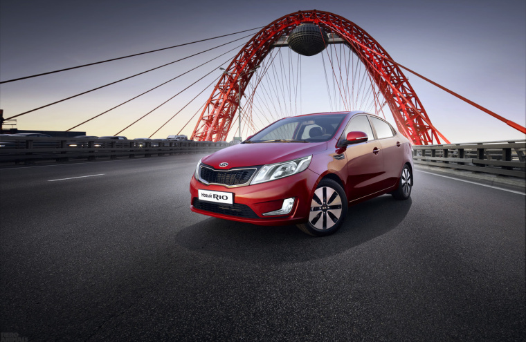 上海海報設(shè)計公司欣賞：一組俄羅斯奇幻的汽車與飛機(jī)創(chuàng)意海報設(shè)計