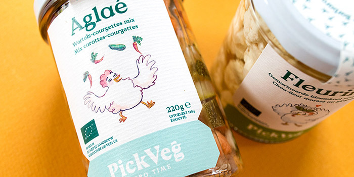 PickVeg 開胃咸菜泡菜休閑食品包裝設(shè)計(jì)，減輕生活壓力的小雞嘻哈插畫風(fēng)格