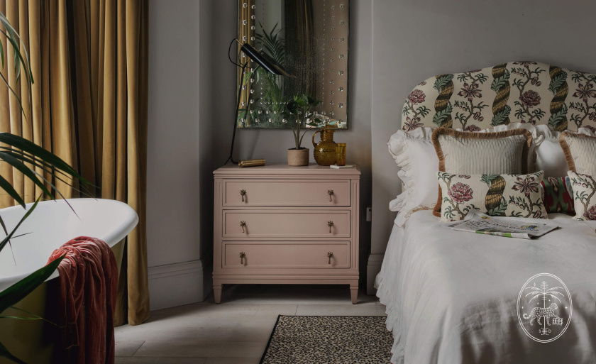 Trove 家具品牌logo設(shè)計。由豹+棕櫚樹+鑰匙組合而成