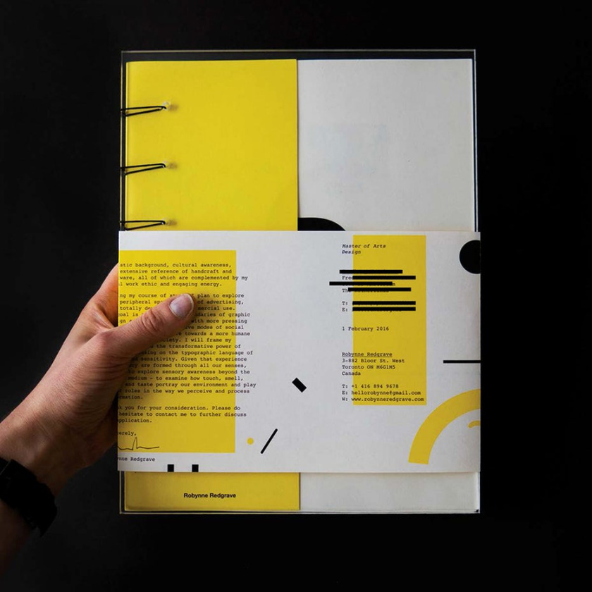 在這種情況下，彩色塊是出于明確定義的原因：突出信息并引導(dǎo)眼睛