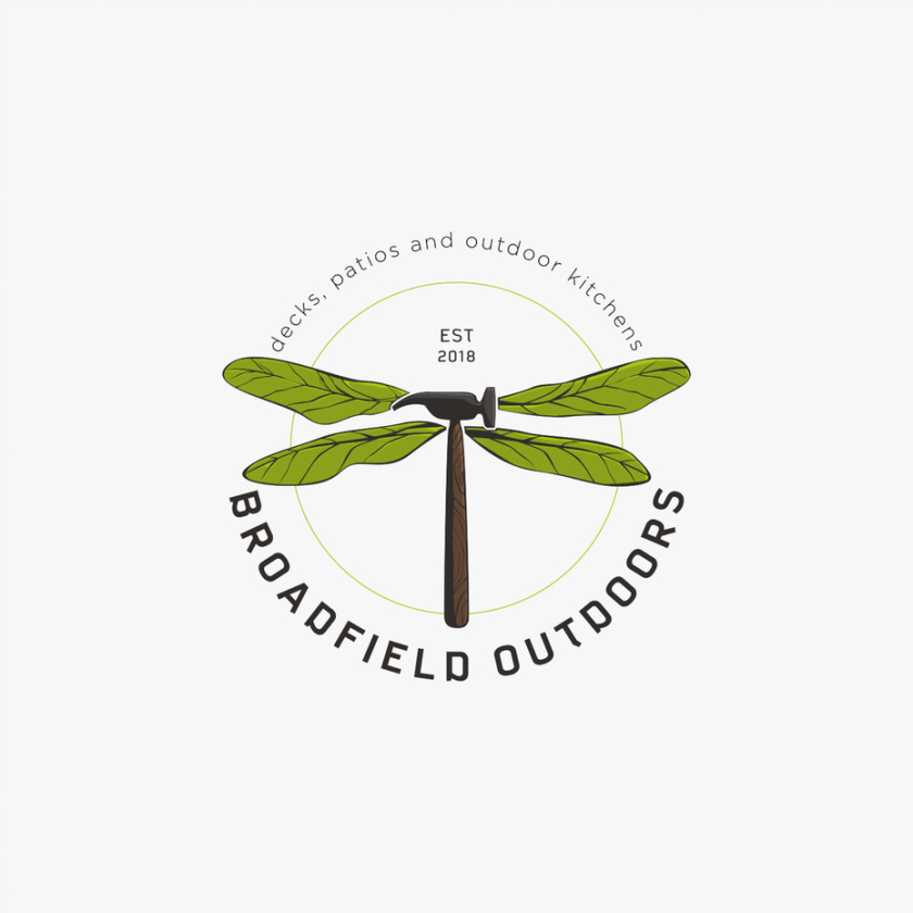 有趣的建筑標(biāo)志設(shè)計(jì)-長(zhǎng)長(zhǎng)的綠色蜻蜓翅膀的錘子