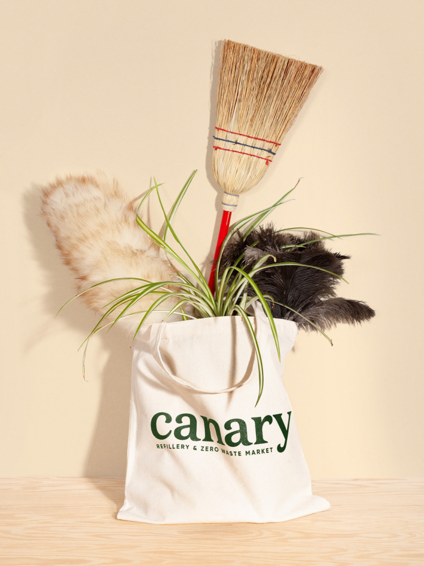 金絲雀個人清潔美容化妝品產(chǎn)品品牌形象設(shè)計logo設(shè)計