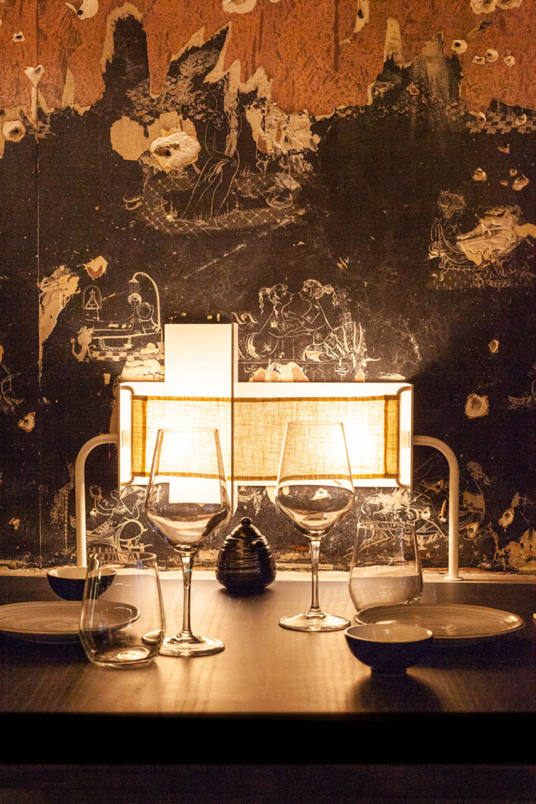 MRDK的Ryu餐廳餐飲空間設(shè)計，充滿藝術(shù)的頂部裝飾藝術(shù)