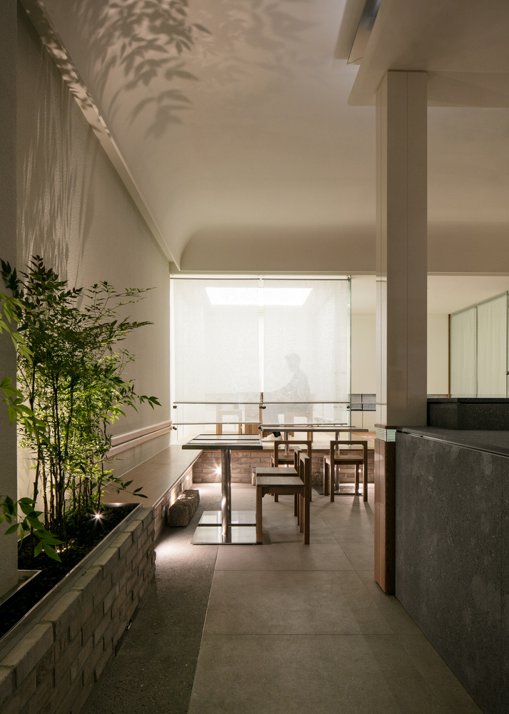  SAEMCafé咖啡店餐飲空間設(shè)計，穩(wěn)定比例的結(jié)構(gòu)美學(xué)