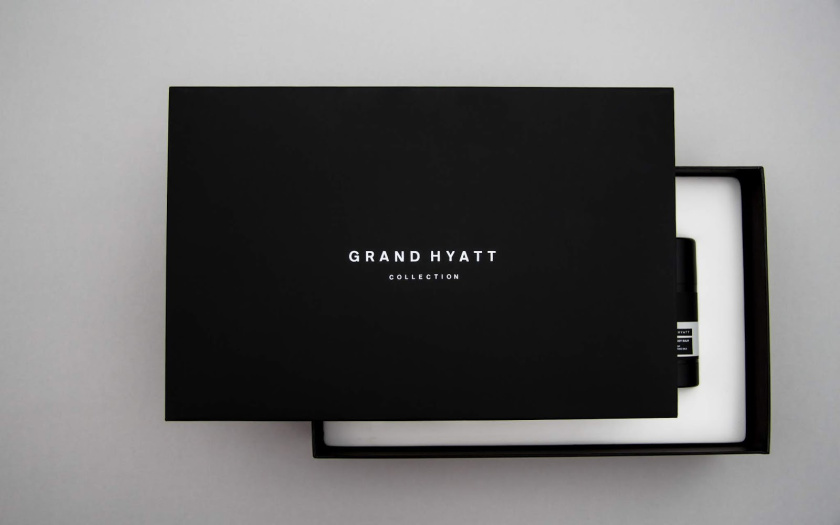 君悅檀香護膚品包裝設(shè)計“黑色經(jīng)典”風格