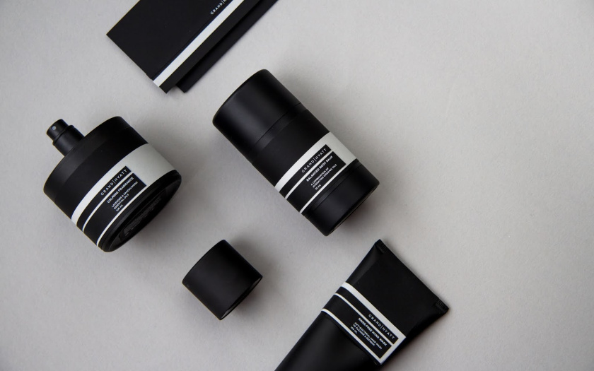 君悅檀香護膚品包裝設(shè)計“黑色經(jīng)典”風格