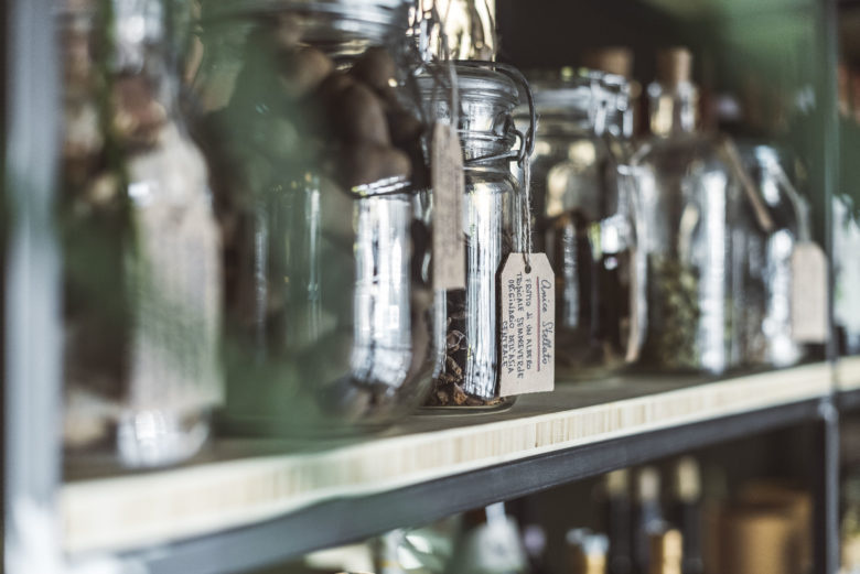 Dhabbu亞洲美食餐廳餐飲空間設(shè)計(jì)，突出亞洲元素