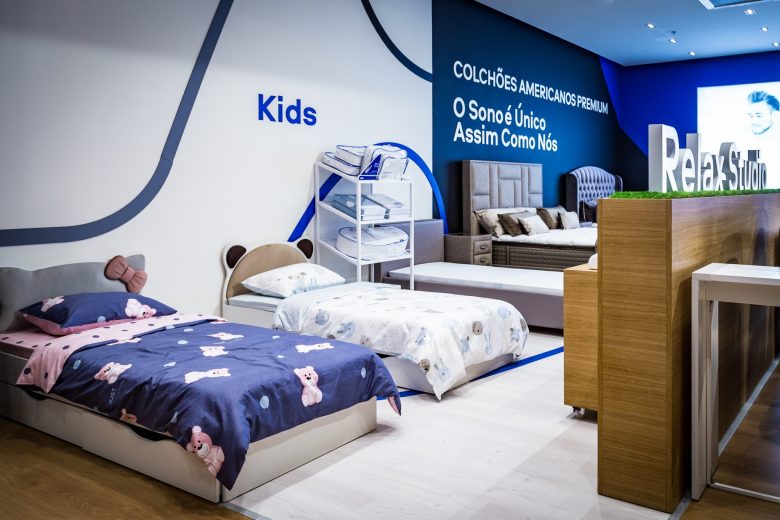 Sleep 8 床墊睡眠店鋪”藍色科技風格“室內零售空間創(chuàng)新設計 Sleep 8 床墊睡眠店鋪”藍色科技風格“室內零售空間創(chuàng)新設計