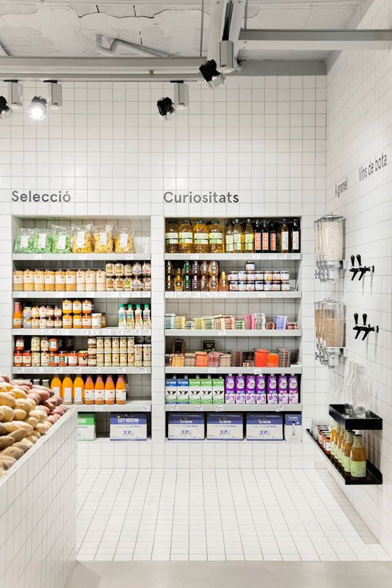 巴塞羅那Casa Nostra水果店店鋪空間設(shè)計“白色瓷磚”風(fēng)格 巴塞羅那Casa Nostra水果店店鋪空間設(shè)計“白色瓷磚”風(fēng)格