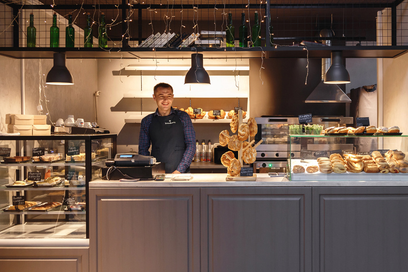 Breadberry連鎖面包店店品牌命名與心形logo設(shè)計(jì)