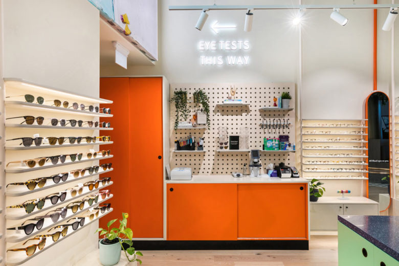 BN眼鏡店店鋪空間設(shè)計,方便容納與管理眾多產(chǎn)品sku BN眼鏡店店鋪空間設(shè)計,方便容納與管理眾多產(chǎn)品sku