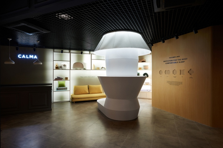 M4 CALMA床墊床上用品品牌體驗(yàn)店鋪空間設(shè)計(jì)，整體黑暗色風(fēng)格
