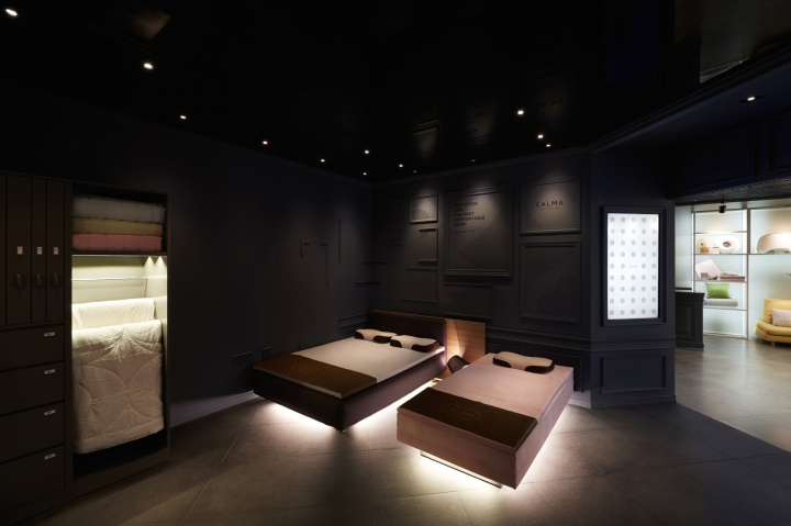 M4 CALMA床墊床上用品品牌體驗(yàn)店鋪空間設(shè)計(jì)，整體黑暗色風(fēng)格