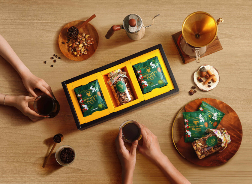 cama café 咖啡堅(jiān)果中秋團(tuán)圓禮盒包裝設(shè)計(jì)“植物草本花卉插畫(huà)”風(fēng)格