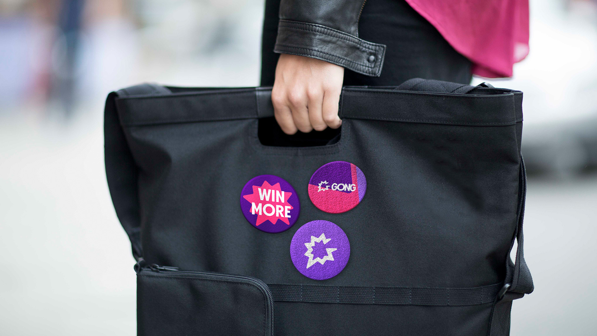 CRM客戶關(guān)系管理平臺GONG品牌logo設(shè)計vi設(shè)計，慶祝星星元素+對話框+G