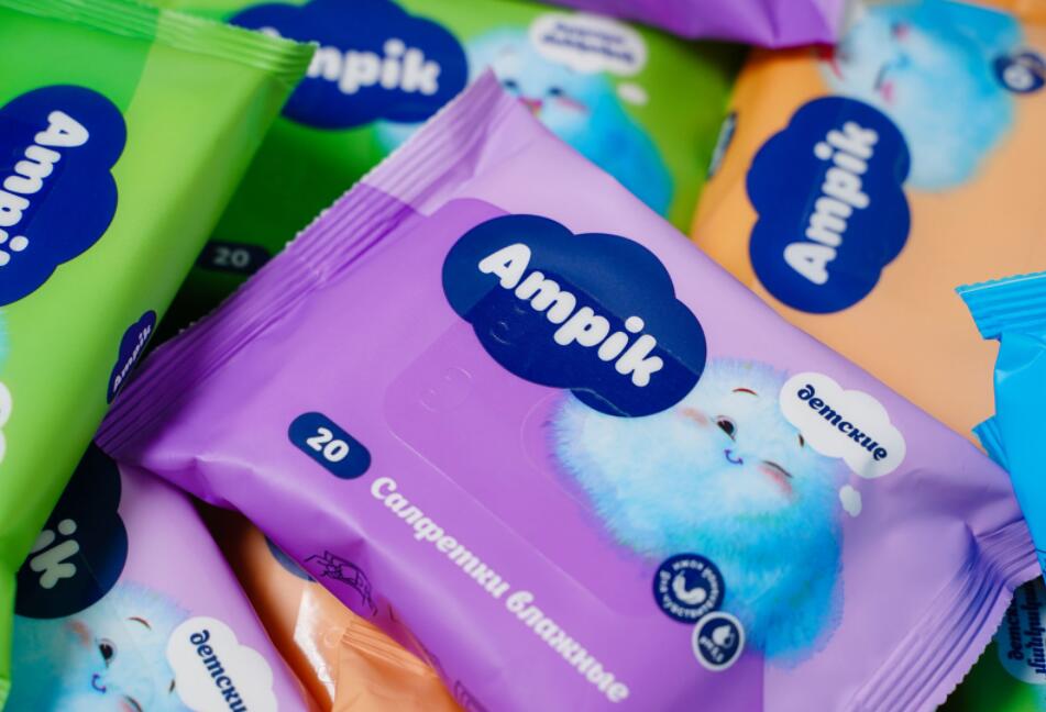 Ampik 安皮克消毒濕巾品牌命名與包裝設計，蓬松的云彩符號代表柔軟的棉花
